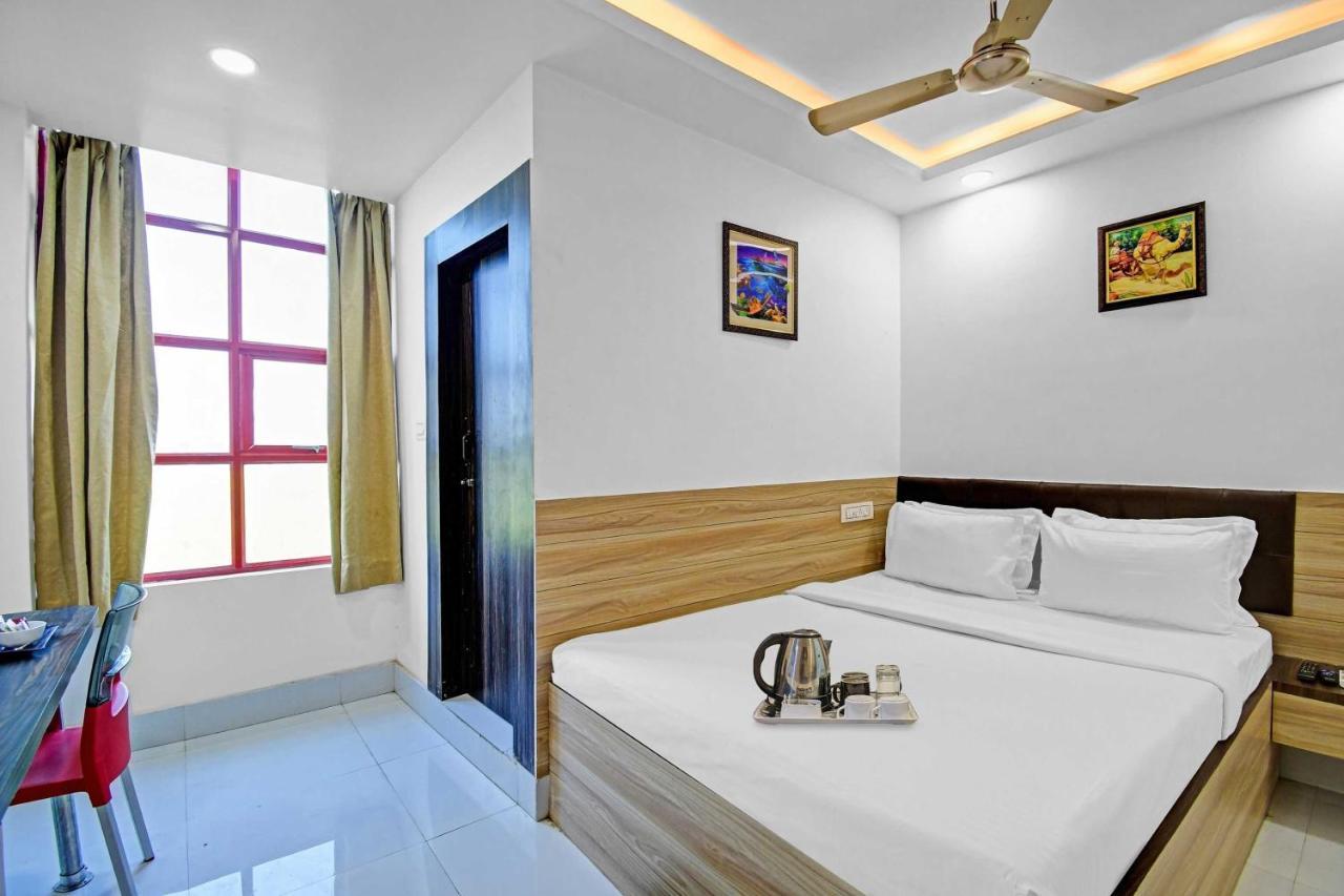 Oyo Townhouse 779 Gods County Hotel Tarapith Exterior photo